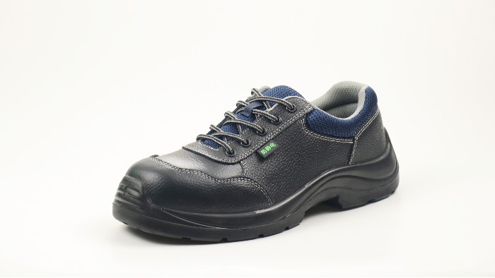 勞保鞋廠(chǎng)家?guī)闵钊肓私夥漓o電安全鞋——百華勞保