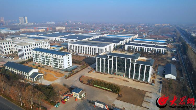 百華鞋業(yè)開(kāi)工即“爆單”，主流媒體紛紛聚焦其品牌化定制戰(zhàn)略